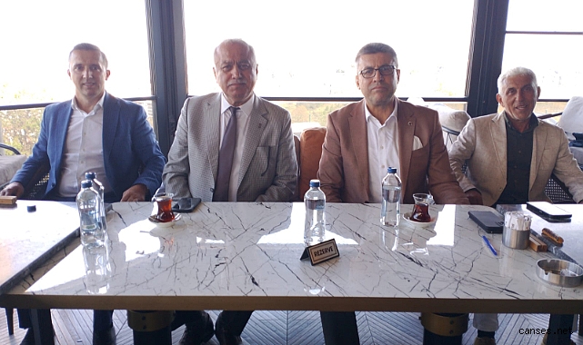 Aralarında bir süredir kırgınlık olan iki başkan toplantıda barıştı ‘SAKARYA’NIN EVLADIYIZ ARAMIZDA KÜSLÜK OLMAZ’ 