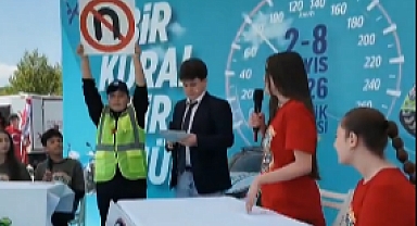 Kent Meydanı’nda Renkli Kareler: Minikler Trafiği Eğlenerek Öğrendi 