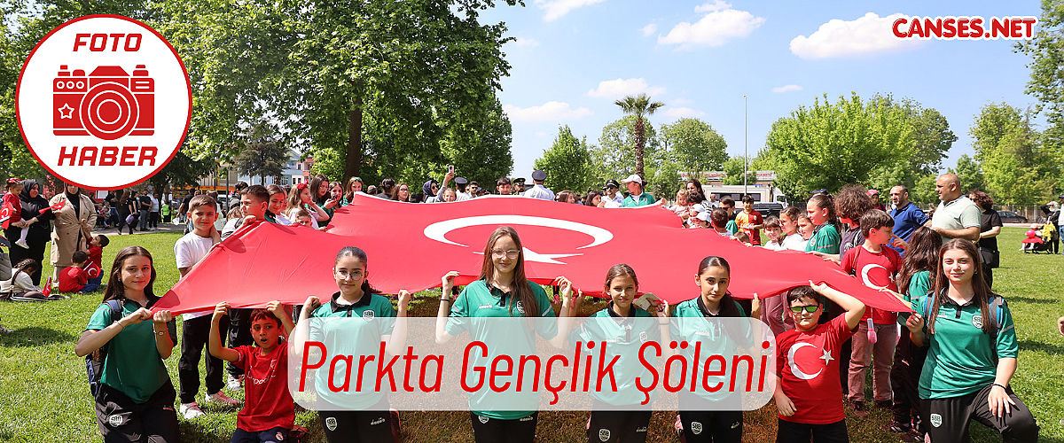 Sakarya'da 19 Mayıs Coşkusu: Aziz Duran Parkı Doldu Taştı 