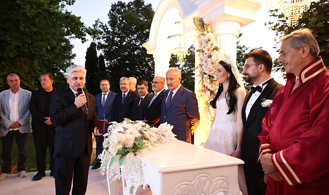 Devlet Protokolü Çakacak Ailesinin mutlu gününde buluştu