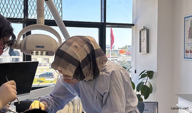 Diş Hekimi Tuğba Akkar, yeni kliniğinde hastalarını ağırlıyor